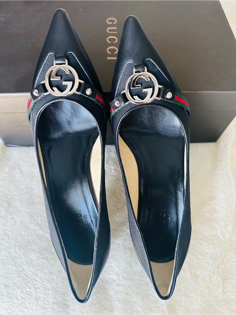 Gucci Black Leather Pointed-Toe Heels with Green-Red Web and Silver GG